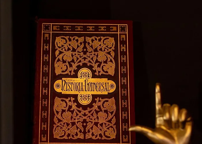 El Gaston - *